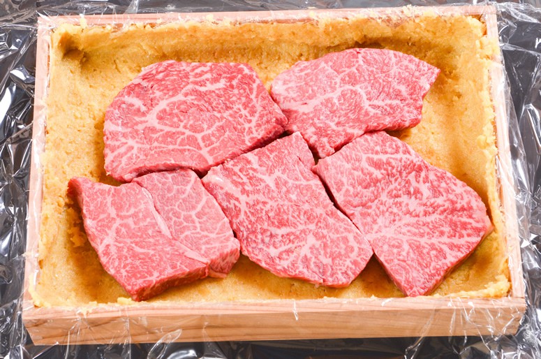 牛肉味噌漬け [木箱詰め] 300g 商品写真